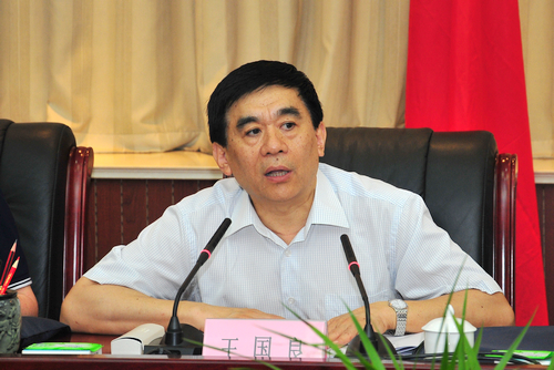 国务院扶贫办副主任王国良来汉调研移民搬迁