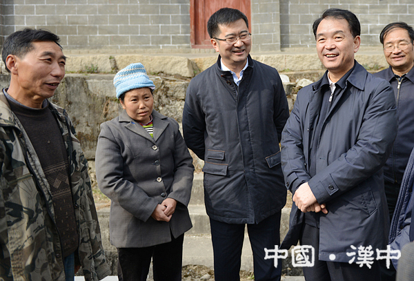 杜航伟到洋县调研脱贫攻坚工作